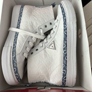 Women’s 9 / Men’s 7 Guess converse high top